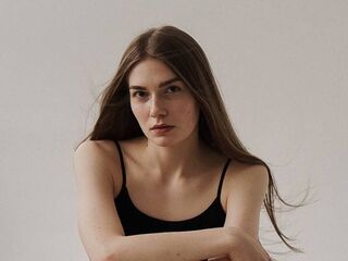 naked girl with webcam masturbating with vibrator RebeccaMcqoggen