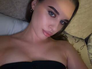 camgirl porn webcam RhiannonJumper