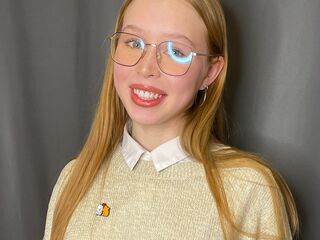 sexy cam girl RomanaGuethle