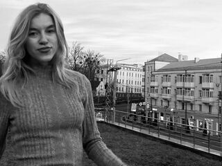 naked girl with webcam fingering pussy SallyRodwell