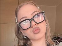 free live chatroom SaraBaier