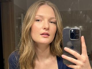 cam girl masturbating with sextoy ShavonKazunas