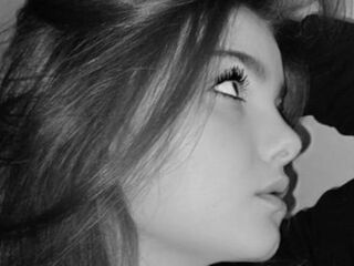 girl showing tits StephanieMiller