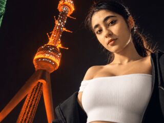 hot strip tease webcam TessieFardo