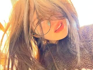 nude cam photo ToriTrevino